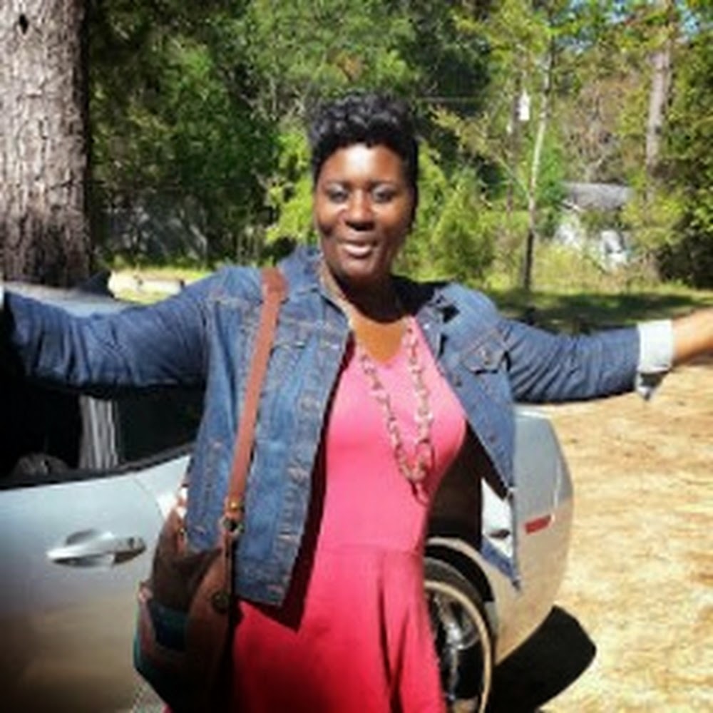 Meet your Posher, Mina